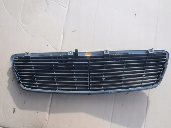 Parrilla delantera Mercedes W203 A2038800483 image 3