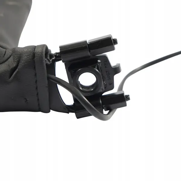 Land Rover bakre säkerhetsbältesspänne OEM FK7260045BB image 10