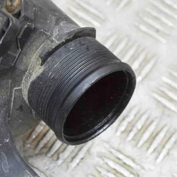 Oikea intercooler-putki Skoda Octavia II 2.0L OEM 1K0145762HC image 3