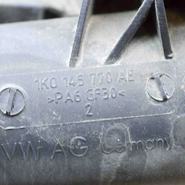 Oikea intercooler-putki Skoda Octavia II 2.0L OEM 1K0145762HC image 6