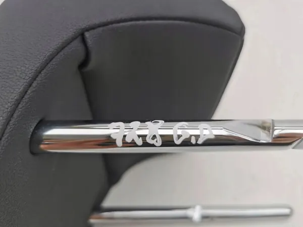 Audi A1 2019 Baksätes huvudstöd höger sida OEM AMD119471 image 6