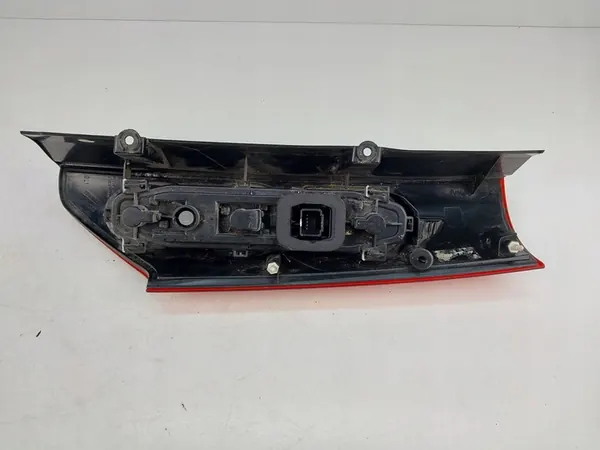 Lámpara trasera izquierda Renault Kangoo II image 4