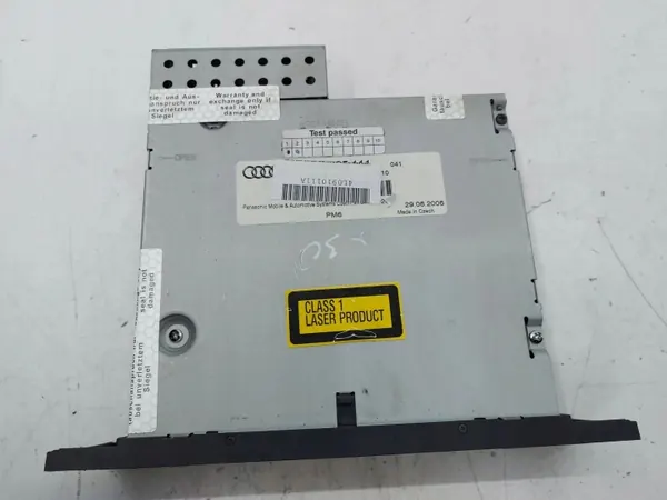 Audi Q7 CD-vaihtaja OEM 4L0910111A - Käytetty image 3