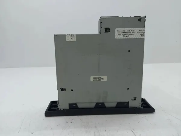 Audi Q7 CD-vaihtaja OEM 4L0910111A - Käytetty image 4