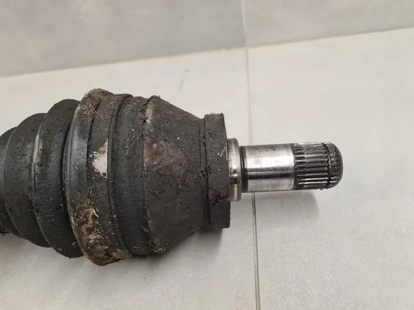 Left Short Shaft Range Rover III L322 4.4 V8 IED000071 image 3