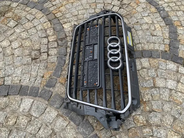 Grille Chrome Avant Audi A3 8V OEM 8V3853651 image 5