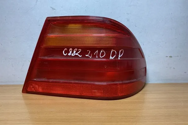 Linker achterlicht MERCEDES-BENZ E (W210) A2108204464 image 3