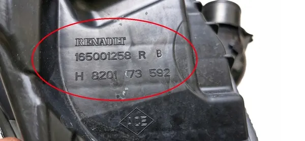 RENAULT CLIO IV CAPTUR ILMAFILTTERIN KOTELLO 1.5 DCI image 4