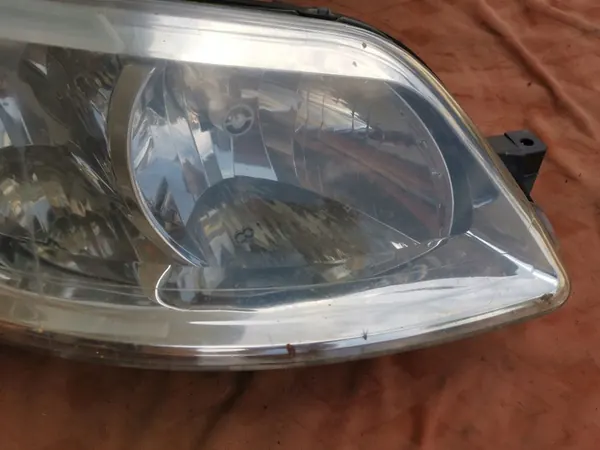 Farol direito Citroen C4 2004-2008 image 2