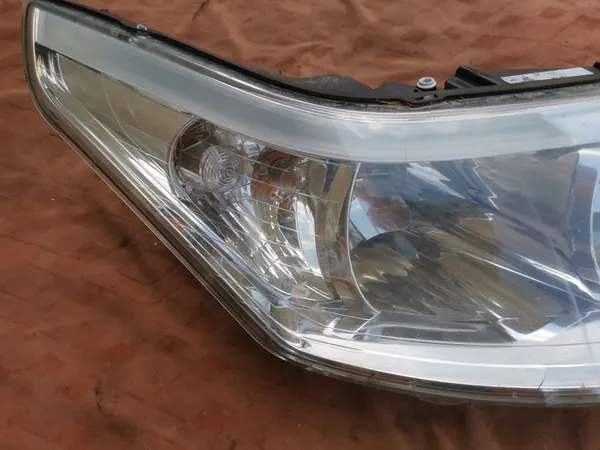 Farol direito Citroen C4 2004-2008 image 3