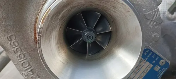 Turbo Volvo XC60 2.4d D5244T21 Bi Turbo image 6