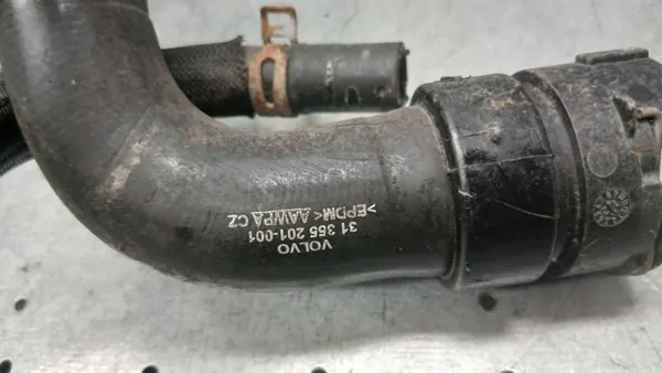 Vesiputket Volvo V60 S60 II V70 III S80 II 2.4 D OE 31355201 image 4