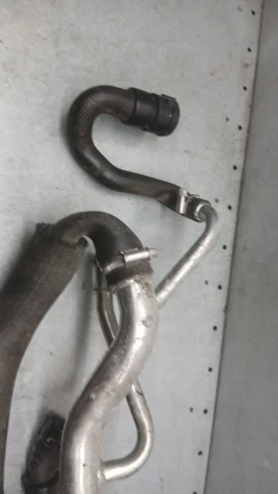 Vesiputket Volvo V60 S60 II V70 III S80 II 2.4 D OE 31355201 image 6