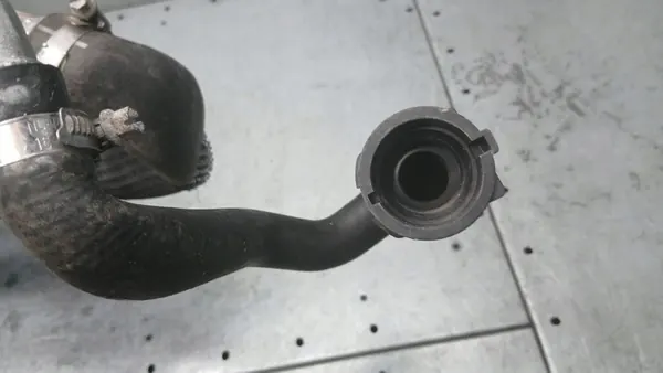 Vesiputket Volvo V60 S60 II V70 III S80 II 2.4 D OE 31355201 image 7