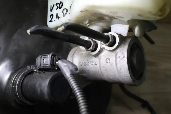Volvo C30 Servo OEM 6N51-2B195-DD - Käytetty image 7