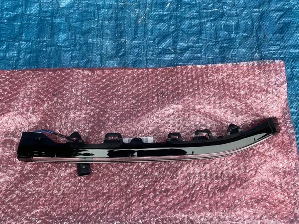 VW T-Roc LED DRL Grill Vänster OEM 2GA941653A image 3