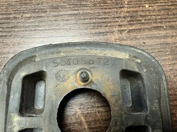 Iveco OE 504056724 Oven puskuri magneetti - Käytetty image 4