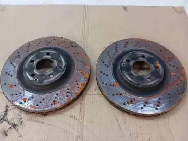 Mercedes CLS W218 etujarrulevyt OEM A2184210412 image 2