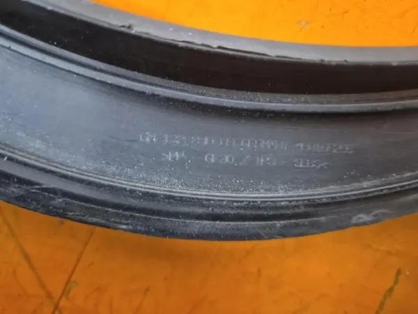Motorhukspackning GM13284009 för Opel Astra J 2009-2015 image 7