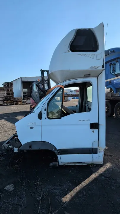 RENAULT MASCOTT Sleeper Cab OEM - Used Condition image 3