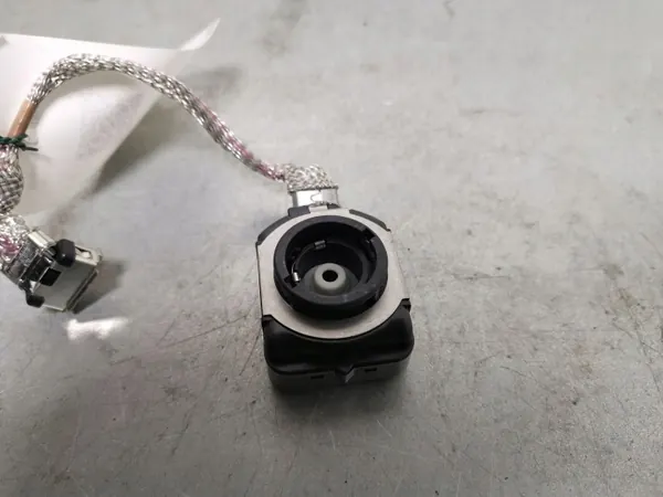 Balastro Xenon Subaru OEM FBZ14555 - Usado image 3