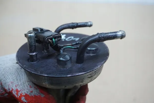Hyundai Terracan polttoaineen kelluke OEM 27016 2.9 CRDi image 8