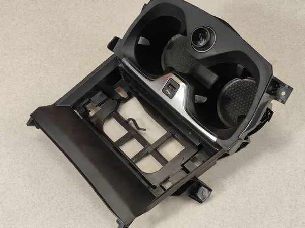 BMW OEM 6834299 bekerhouder voor F40 F44 console image 5