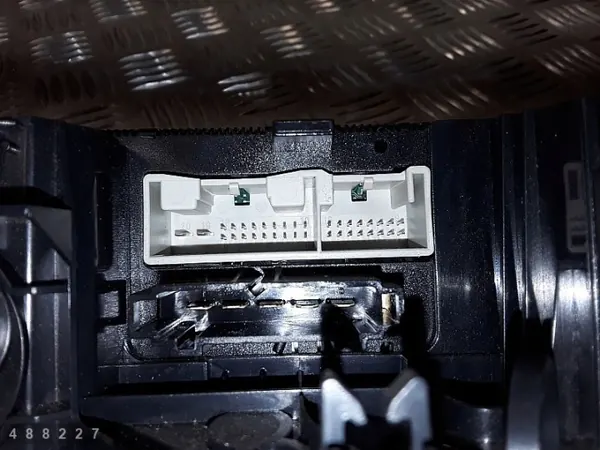 Módulo de controle de clima VW Tiguan OEM 5M2820045A image 3