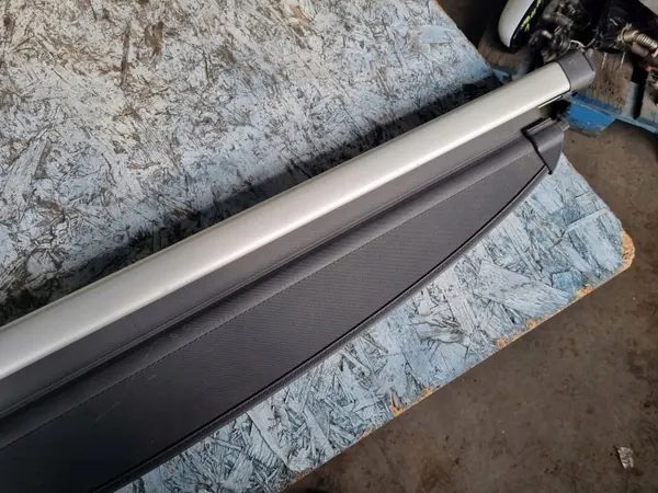 KIA SORENTO 2 Tavaratilan verho OEM osa image 3