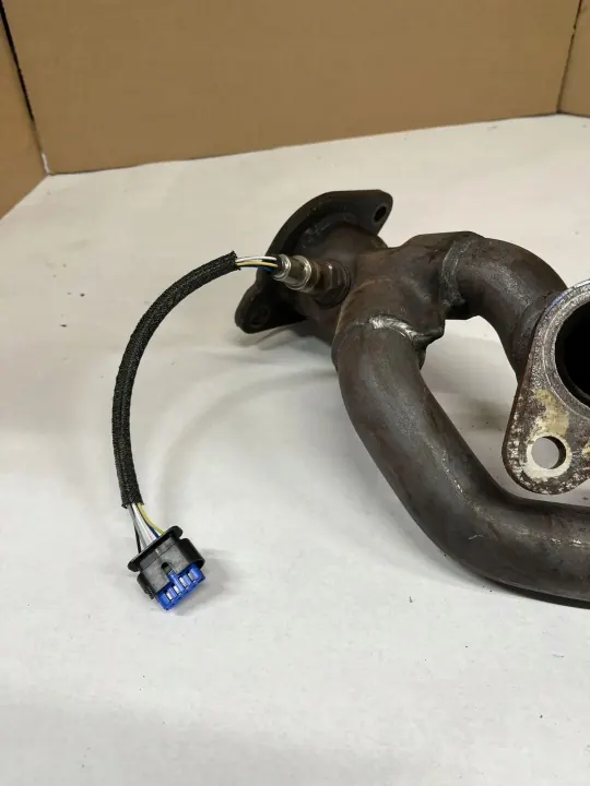 Ford Mustang VI Pakoputken keräin OEM AFR79144 image 4