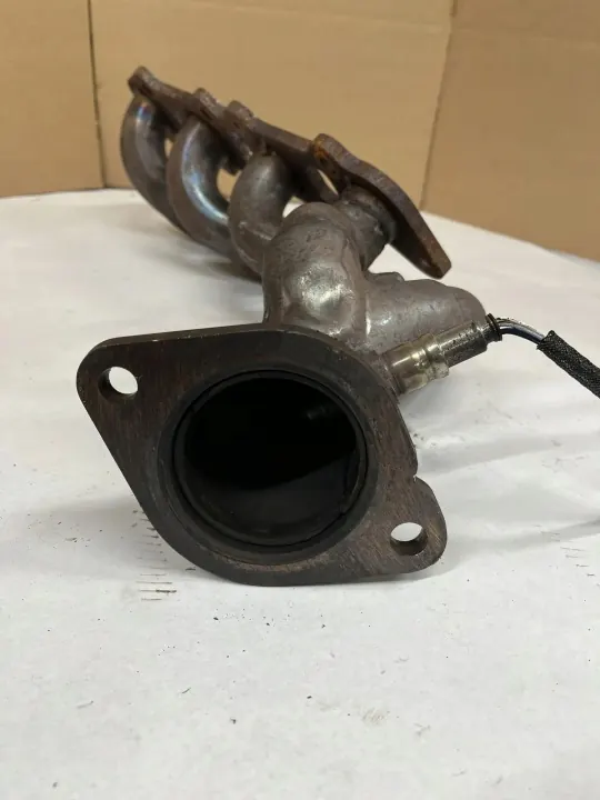 Ford Mustang VI Pakoputken keräin OEM AFR79144 image 5