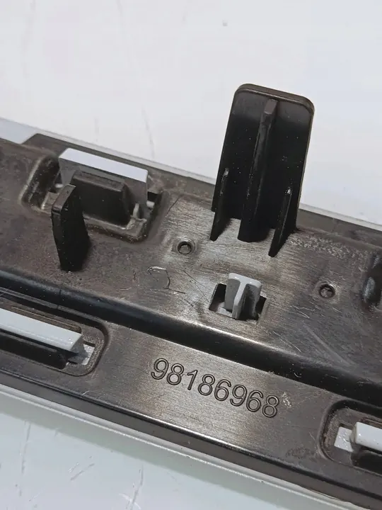 Right Side Cover Citroen Berlingo 98186968 image 3