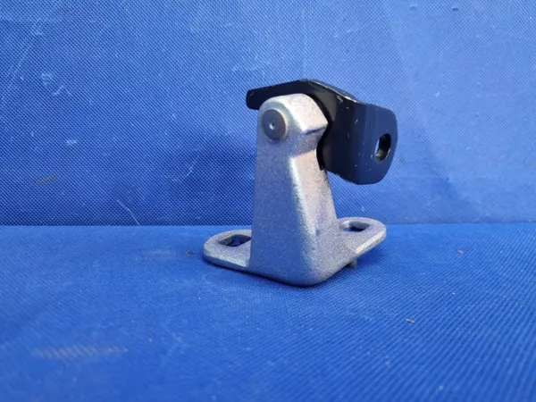 Tesla Model Y Linke Vordere Türscharnier OEM 1626074-00-B image 5