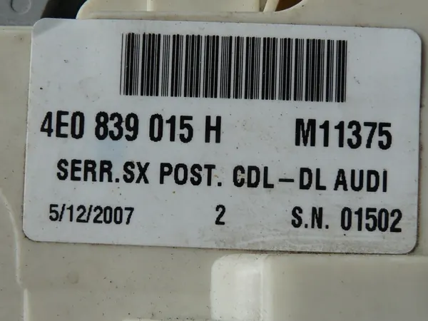 AUDI A8 D3 II LIFT Hintere Linke Türschloss 4E0839015H image 2