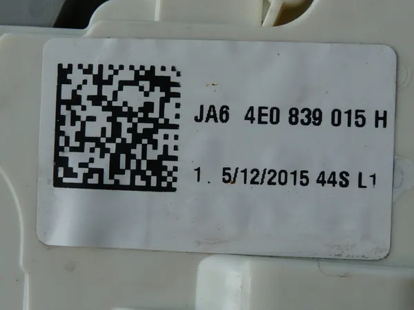 AUDI A8 D3 II LIFT Hintere Linke Türschloss 4E0839015H image 3