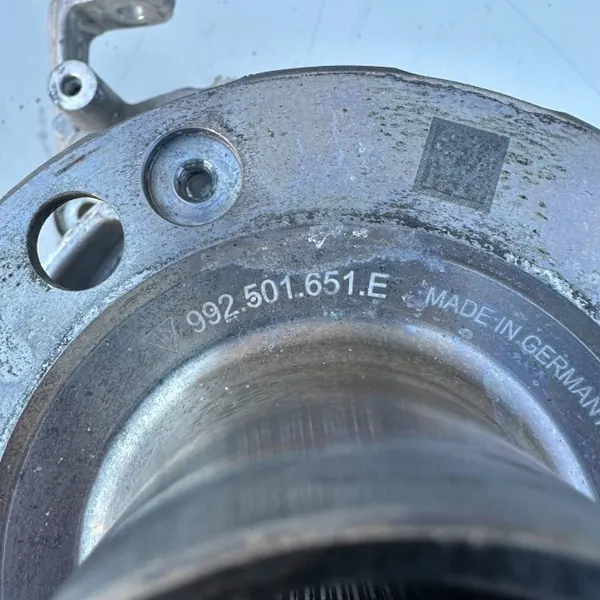 Porte-fusée arrière droit Porsche 911 992 OEM 992501651E image 4