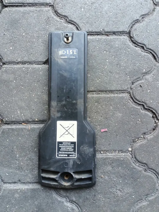Tapa Caja Eléctrica Volvo OEM 20531571 - Usado image 2