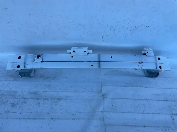 Toyota Aygo II Etupuskuri 2014-2021 image 2