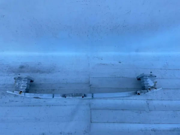 Toyota Aygo II Etupuskuri 2014-2021 image 7