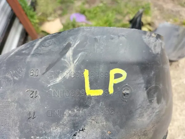 Vasen Etulokasuoja Peugeot 308 CC 2011 image 3