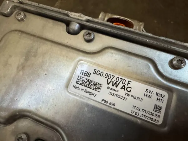 Audi A3 8V Batterieladegerät OEM 5G0907070F image 4