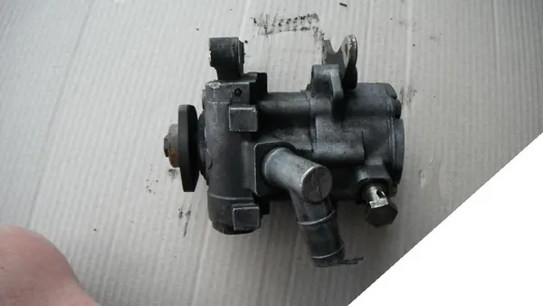 Bomba de direção assistida Mercedes-Benz W210 W203 0024661001 image 3