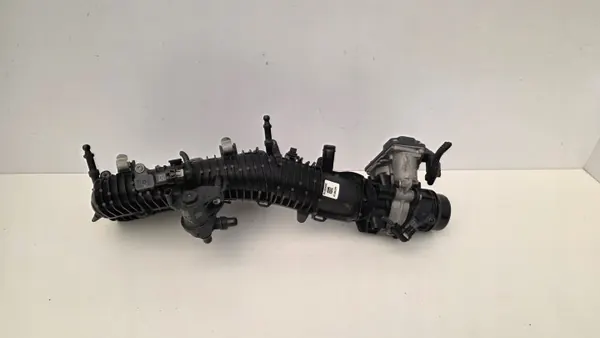 Kaasutinkansi OEM 8487588 BMW X1 X2:lle image 2