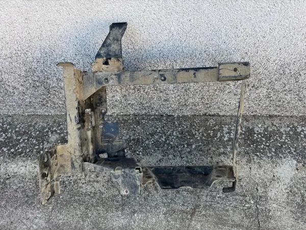 Support de cadre de marche droit OEM GRG27071649 - Renault image 2