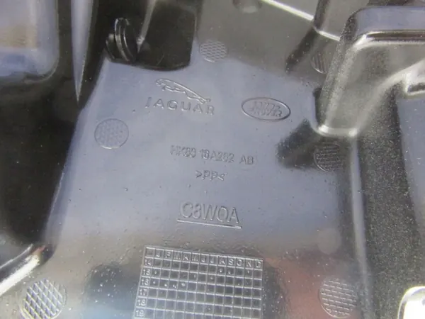 Jaguar F-Pace Etupalkki OEM 4x4OE001567 Käytetty image 10