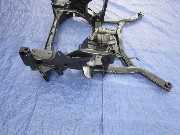 Jaguar F-Pace Etupalkki OEM 4x4OE001567 Käytetty image 6