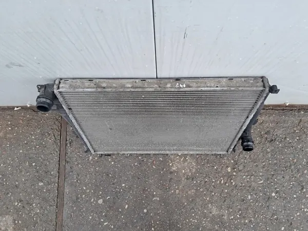 Radiador de refrigerante BMW E46 318i 320d 320i 330d 330ci OEM 9071518 image 2