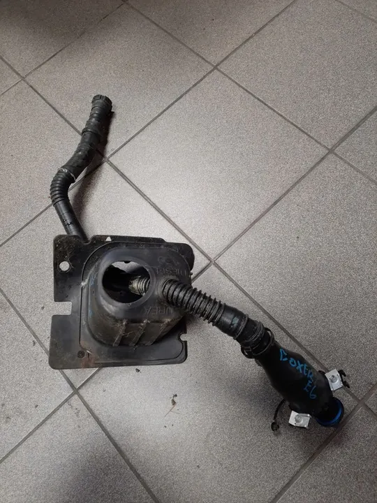 Tuyau de remplissage AdBlue Fiat Ducato Citroen Jumper Peugeot Boxer image 1