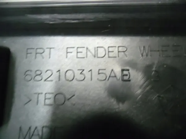 Vasen etulokasuojan trimmi Jeep Cherokee V 68210315AE image 3