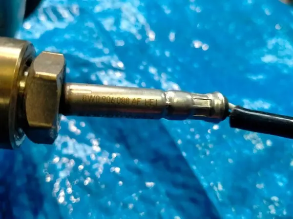 Audi A4 B9 3.0 TDI Uitlaatsensor OEM 8W0253350CJ image 7